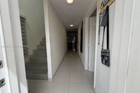 Casa en venta en Homestead, Florida, 4 dormitorios, 154.68 m2 № 2365142 - foto 8