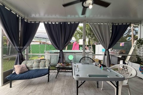 Casa en venta en Homestead, Florida, 4 dormitorios, 154.68 m2 № 2365142 - foto 19
