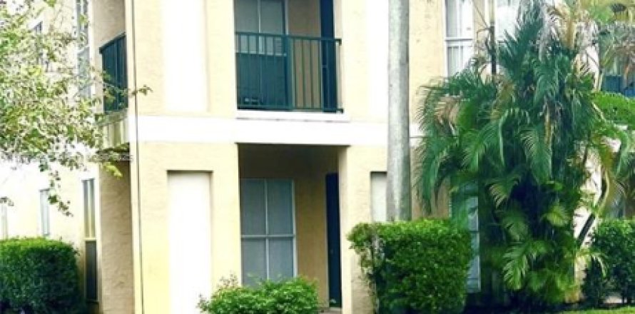 Studio in the Condo in Coral Springs, Florida  № 1972949