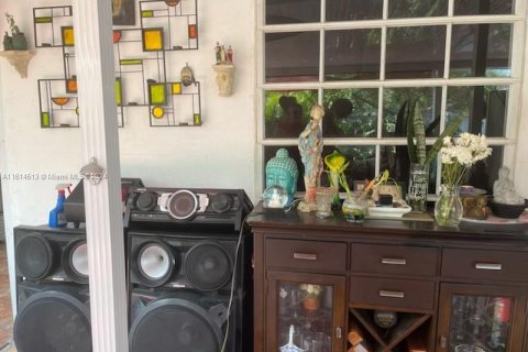 Villa ou maison à vendre à Miami, Floride: 4 chambres, 162.02 m2 № 1984100 - photo 11