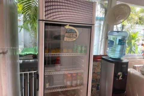 Villa ou maison à vendre à Miami, Floride: 4 chambres, 162.02 m2 № 1984100 - photo 15