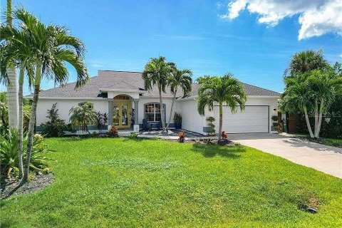 Villa ou maison à Cape Coral, Floride 3 chambres, 161.74 m2 № 2091884