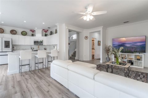Villa ou maison à vendre à Miami, Floride: 4 chambres, 282.7 m2 № 2189268 - photo 20