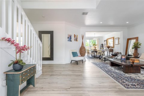 Villa ou maison à vendre à Miami, Floride: 4 chambres, 282.7 m2 № 2189268 - photo 14