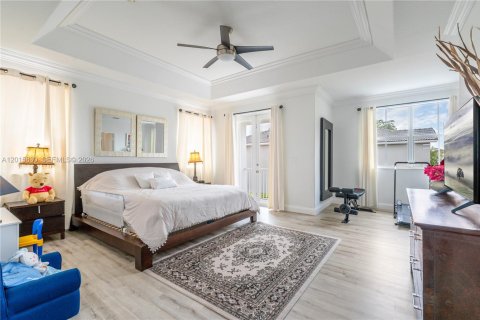 Villa ou maison à vendre à Miami, Floride: 4 chambres, 282.7 m2 № 2189268 - photo 29
