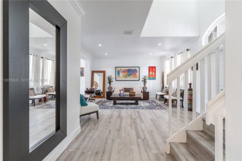 Villa ou maison à vendre à Miami, Floride: 4 chambres, 282.7 m2 № 2189268 - photo 24