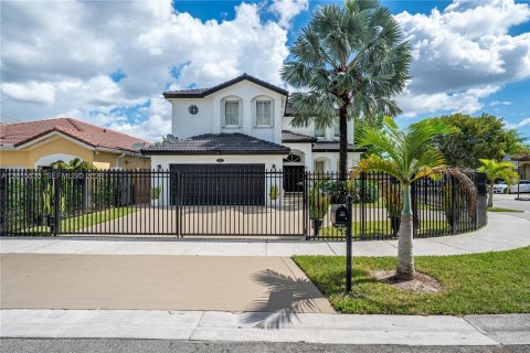 Villa ou maison à vendre à Miami, Floride: 4 chambres, 282.7 m2 № 2189268 - photo 7