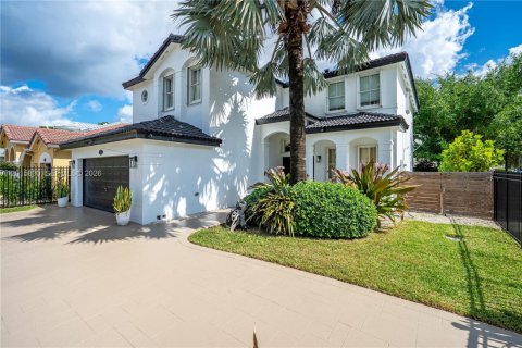 Villa ou maison à vendre à Miami, Floride: 4 chambres, 282.7 m2 № 2189268 - photo 6