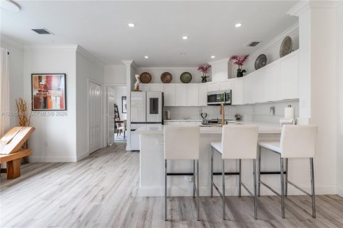 Villa ou maison à vendre à Miami, Floride: 4 chambres, 282.7 m2 № 2189268 - photo 19