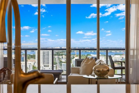 Condo in Bal Harbour, Florida, 2 bedrooms  № 1864315 - photo 16