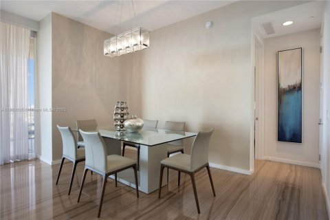 Condo in Bal Harbour, Florida, 2 bedrooms  № 1864315 - photo 29