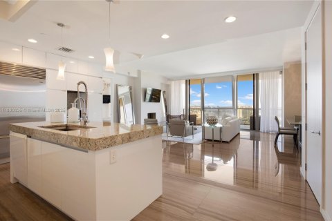 Condo in Bal Harbour, Florida, 2 bedrooms  № 1864315 - photo 22