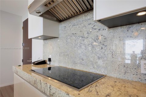 Condo in Bal Harbour, Florida, 2 bedrooms  № 1864315 - photo 28