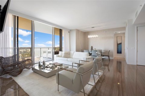 Condo in Bal Harbour, Florida, 2 bedrooms  № 1864315 - photo 19