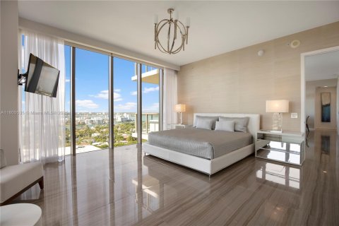 Condo in Bal Harbour, Florida, 2 bedrooms  № 1864315 - photo 18