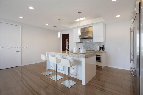 Condo in Bal Harbour, Florida, 2 bedrooms  № 1864315 - photo 25