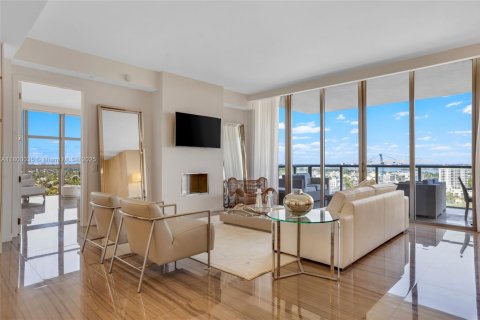 Condo in Bal Harbour, Florida, 2 bedrooms  № 1864315 - photo 1