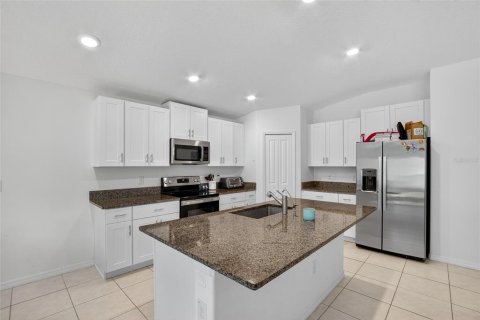 House in Lakeland, Florida 4 bedrooms, 178.19 sq.m. № 2196545 - photo 15