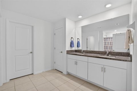 House in Lakeland, Florida 4 bedrooms, 178.19 sq.m. № 2196545 - photo 21