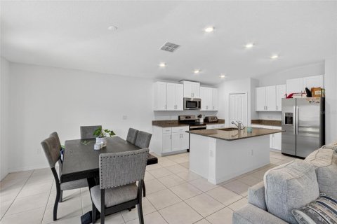 House in Lakeland, Florida 4 bedrooms, 178.19 sq.m. № 2196545 - photo 16