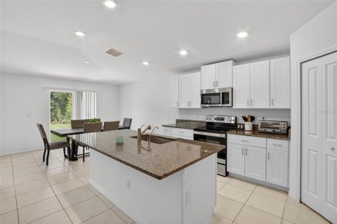 House in Lakeland, Florida 4 bedrooms, 178.19 sq.m. № 2196545 - photo 13