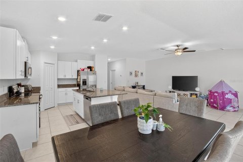 House in Lakeland, Florida 4 bedrooms, 178.19 sq.m. № 2196545 - photo 12