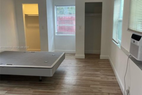 Casa en venta en Pompano Beach, Florida, 4 dormitorios, 118.08 m2 № 1987751 - foto 17