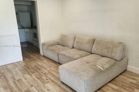 Casa en venta en Pompano Beach, Florida, 4 dormitorios, 118.08 m2 № 1987751 - foto 5