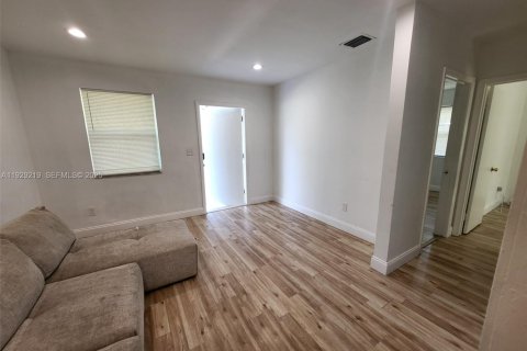 Casa en venta en Pompano Beach, Florida, 4 dormitorios, 118.08 m2 № 1987751 - foto 4