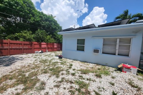 Casa en venta en Pompano Beach, Florida, 4 dormitorios, 118.08 m2 № 1987751 - foto 23