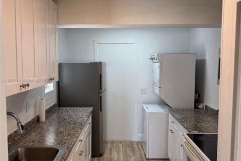 Casa en venta en Pompano Beach, Florida, 4 dormitorios, 118.08 m2 № 1987751 - foto 8