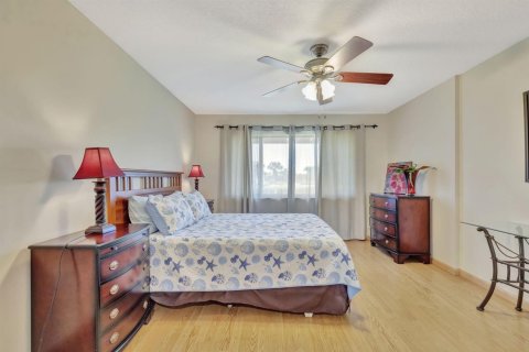 Condo in St. Lucie, Florida, 1 bedroom  № 2085731 - photo 15
