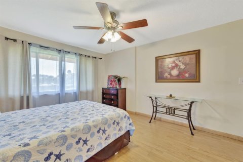 Condo in St. Lucie, Florida, 1 bedroom  № 2085731 - photo 12