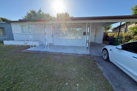 Casa en venta en Miramar, Florida, 2 dormitorios, 104.05 m2 № 1982038 - foto 2