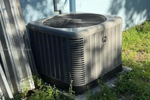 Casa en venta en Miramar, Florida, 2 dormitorios, 104.05 m2 № 1982038 - foto 4