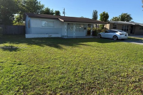 Casa en venta en Miramar, Florida, 2 dormitorios, 104.05 m2 № 1982038 - foto 1