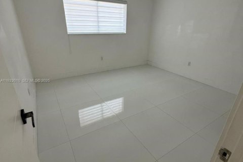 Casa en venta en Miramar, Florida, 2 dormitorios, 104.05 m2 № 1982038 - foto 10