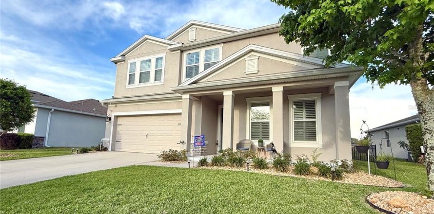 House in Ocala, Florida 5 bedrooms, 271.65 sq.m. № 2209658