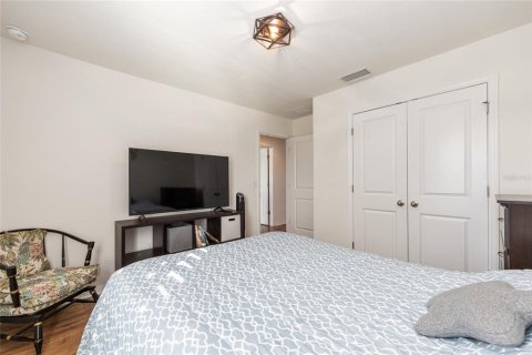House in Ocala, Florida 5 bedrooms, 271.65 sq.m. № 2209658 - photo 21
