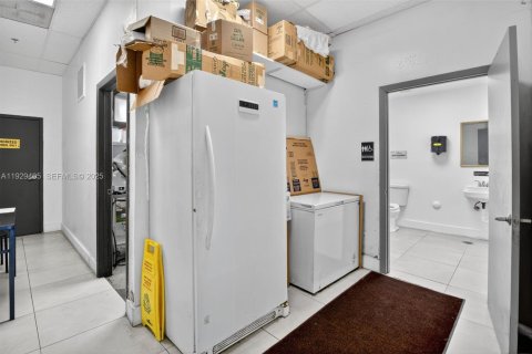 Immobilier commercial à vendre à Kendall, Floride № 1987486 - photo 8