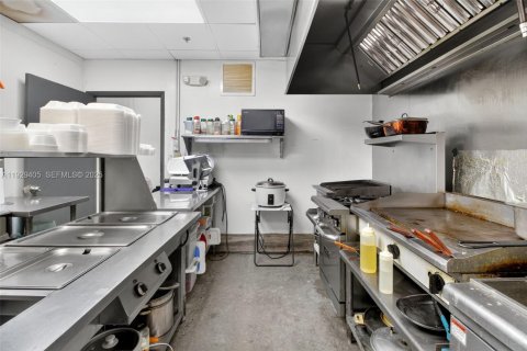 Immobilier commercial à vendre à Kendall, Floride № 1987486 - photo 11