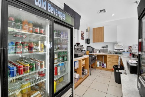 Immobilier commercial à vendre à Kendall, Floride № 1987486 - photo 4