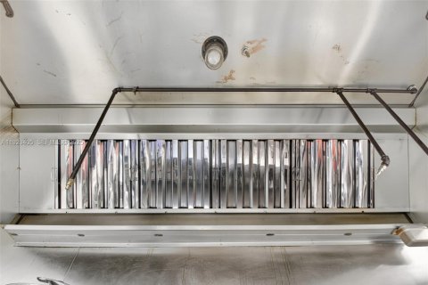 Immobilier commercial à vendre à Kendall, Floride № 1987486 - photo 12