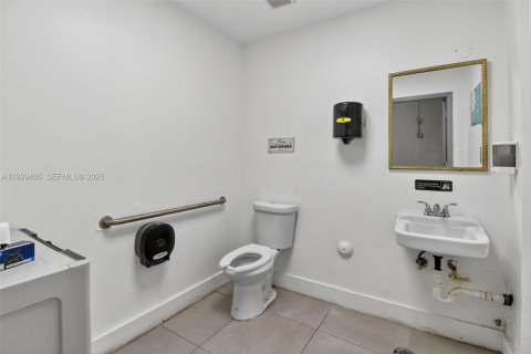 Immobilier commercial à vendre à Kendall, Floride № 1987486 - photo 9