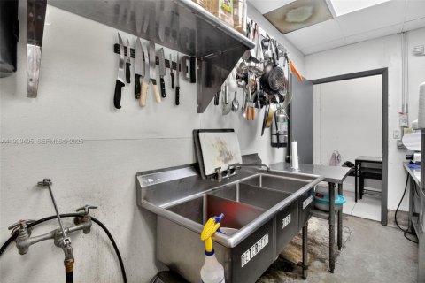 Immobilier commercial à vendre à Kendall, Floride № 1987486 - photo 15