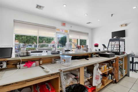 Immobilier commercial à vendre à Kendall, Floride № 1987486 - photo 5