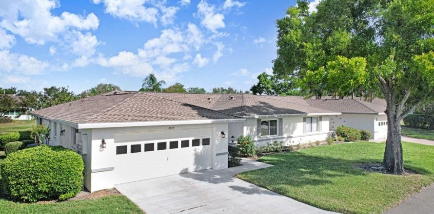 Condominio en Sun City Center, Florida, 2 dormitorios № 2113310