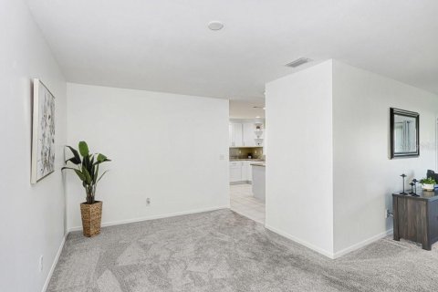 Condominio en venta en Sun City Center, Florida, 2 dormitorios, 139.17 m2 № 2113310 - foto 13