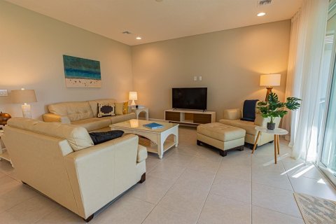 Villa ou maison à vendre à Port St. Lucie, Floride: 3 chambres, 191.75 m2 № 2417131 - photo 2