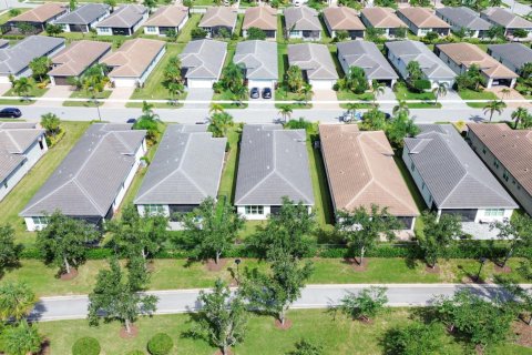 Villa ou maison à vendre à Port St. Lucie, Floride: 3 chambres, 191.75 m2 № 2417131 - photo 19